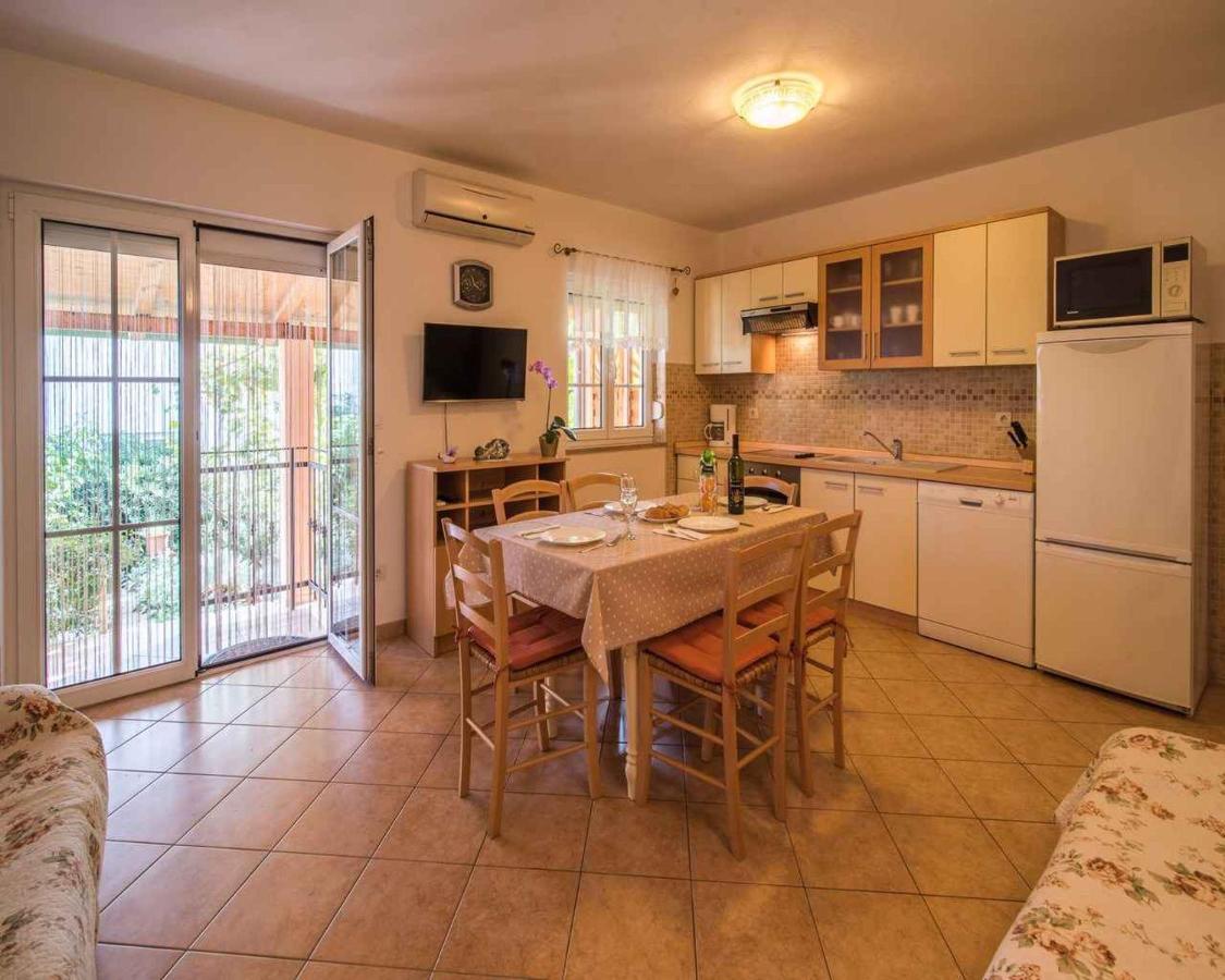 Apartments In Vrbnik/Insel Krk 13597 Extérieur photo